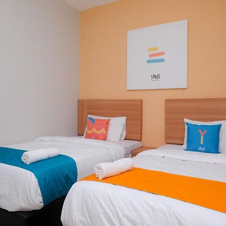 Sans Hotel Tiga Putri Semarang By Reddoorz Zewnętrze zdjęcie