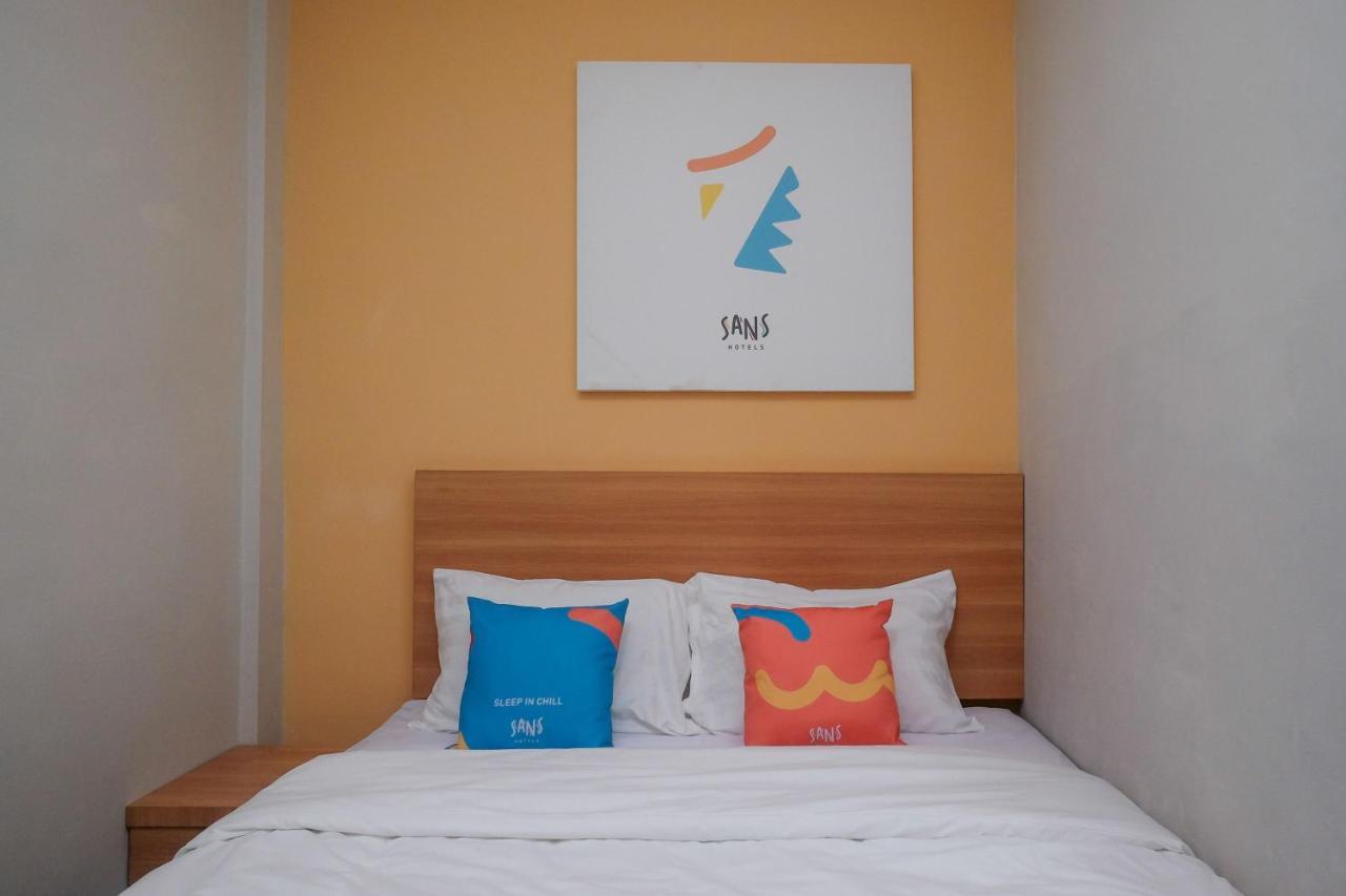 Sans Hotel Tiga Putri Semarang By Reddoorz Zewnętrze zdjęcie
