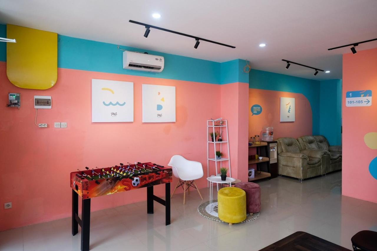 Sans Hotel Tiga Putri Semarang By Reddoorz Zewnętrze zdjęcie