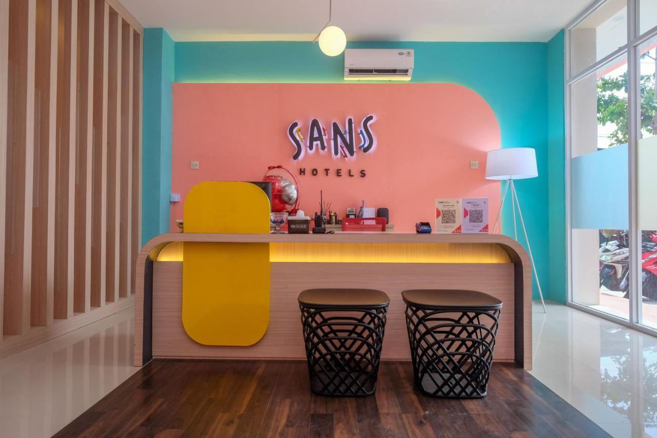 Sans Hotel Tiga Putri Semarang By Reddoorz Zewnętrze zdjęcie